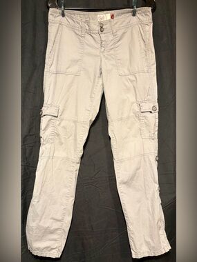 SO Light Gray Low Rise Womens Cargo Pants - Size 7